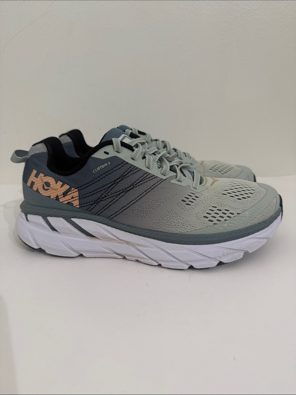 Hoka One One Clifton 6 Running Shoes Womens Size 8 D Wide